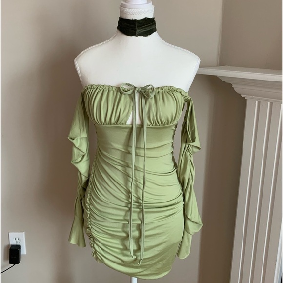 GREEN Off Shoulder Backless Flounce Sleeve Ruched Bodycon Dress - Picture 3 of 4